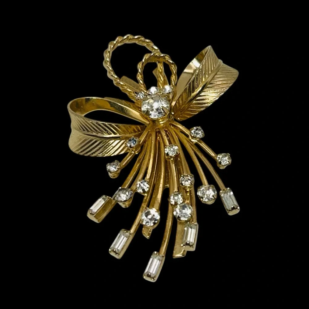 Dazzling Vintage Sarah Coventry Rhinestone Spray and Bow Brooch Estate Piece